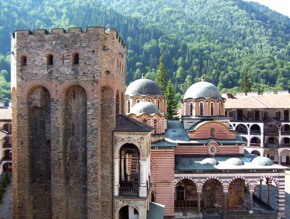 Вид на Рильский монастырь в Болгарии