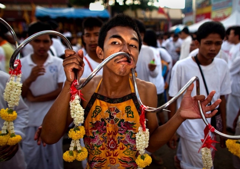 Vegetarianskij festival na ostrove Phuket