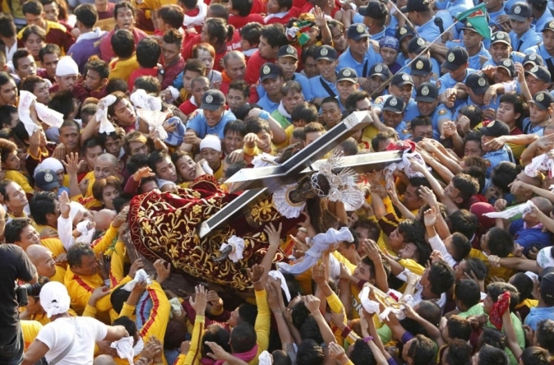 processija Chjornogo Nazarjanina v Manile 4