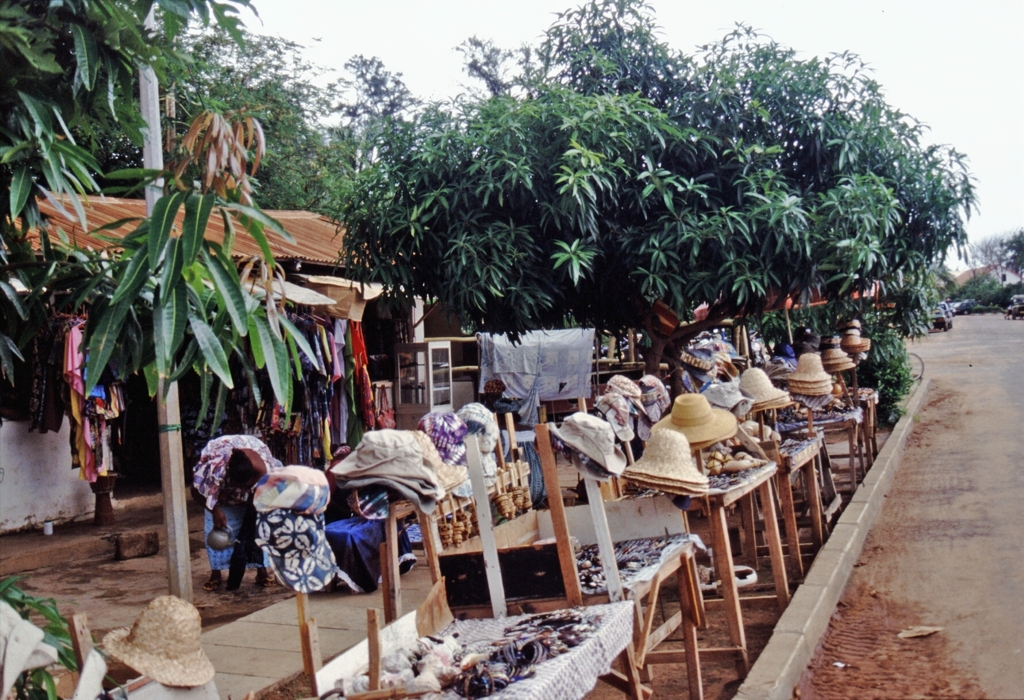 Сувенирный рынок в Гамбии