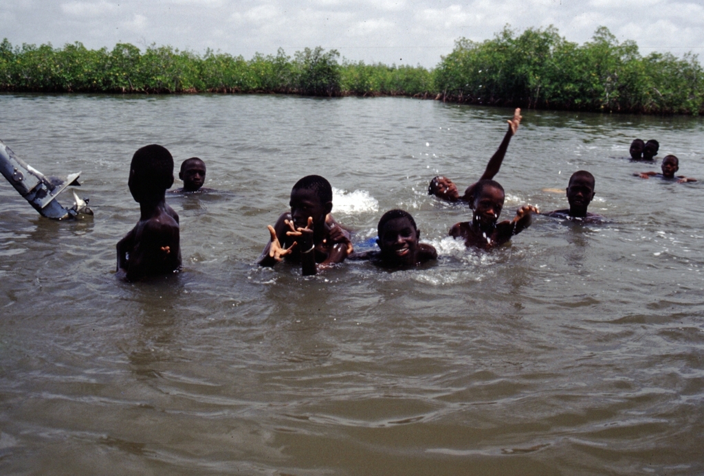 Гамбийские дети