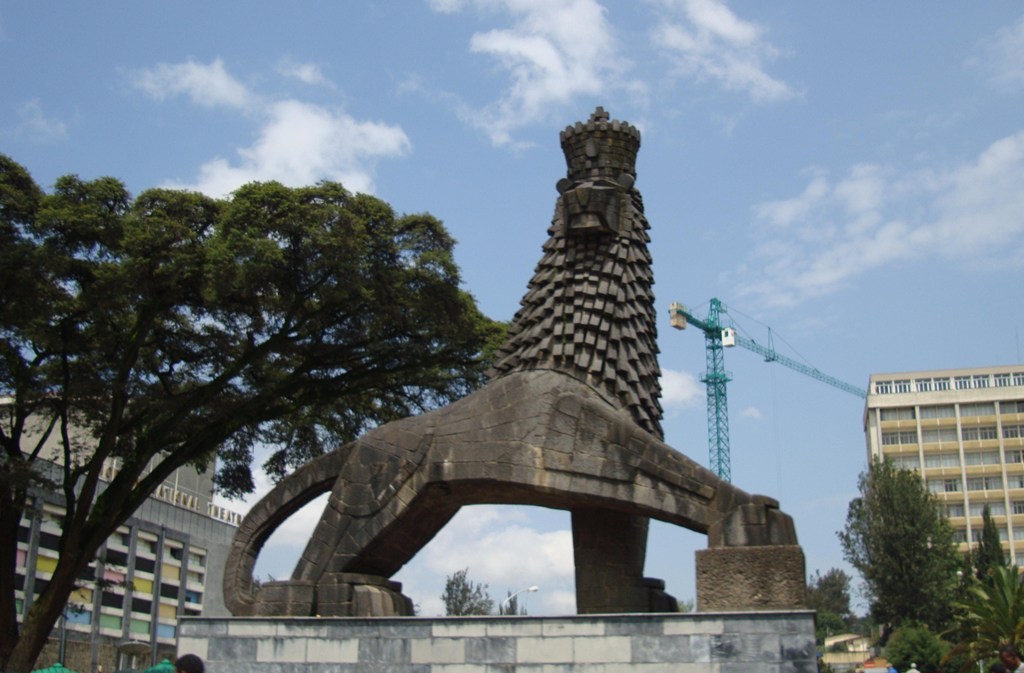 Статуя льва в Аддис-Абебе
