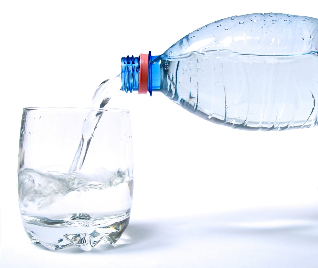 Пейте в Дуале только бутилированную воду