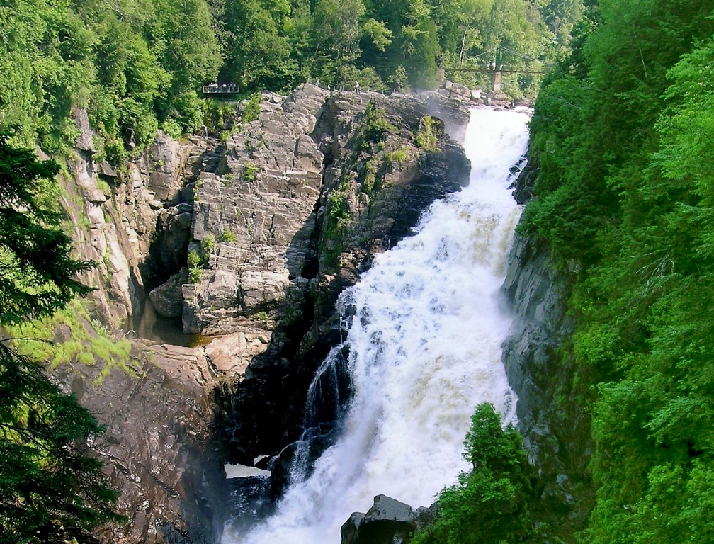 водопад на Мадагаскаре