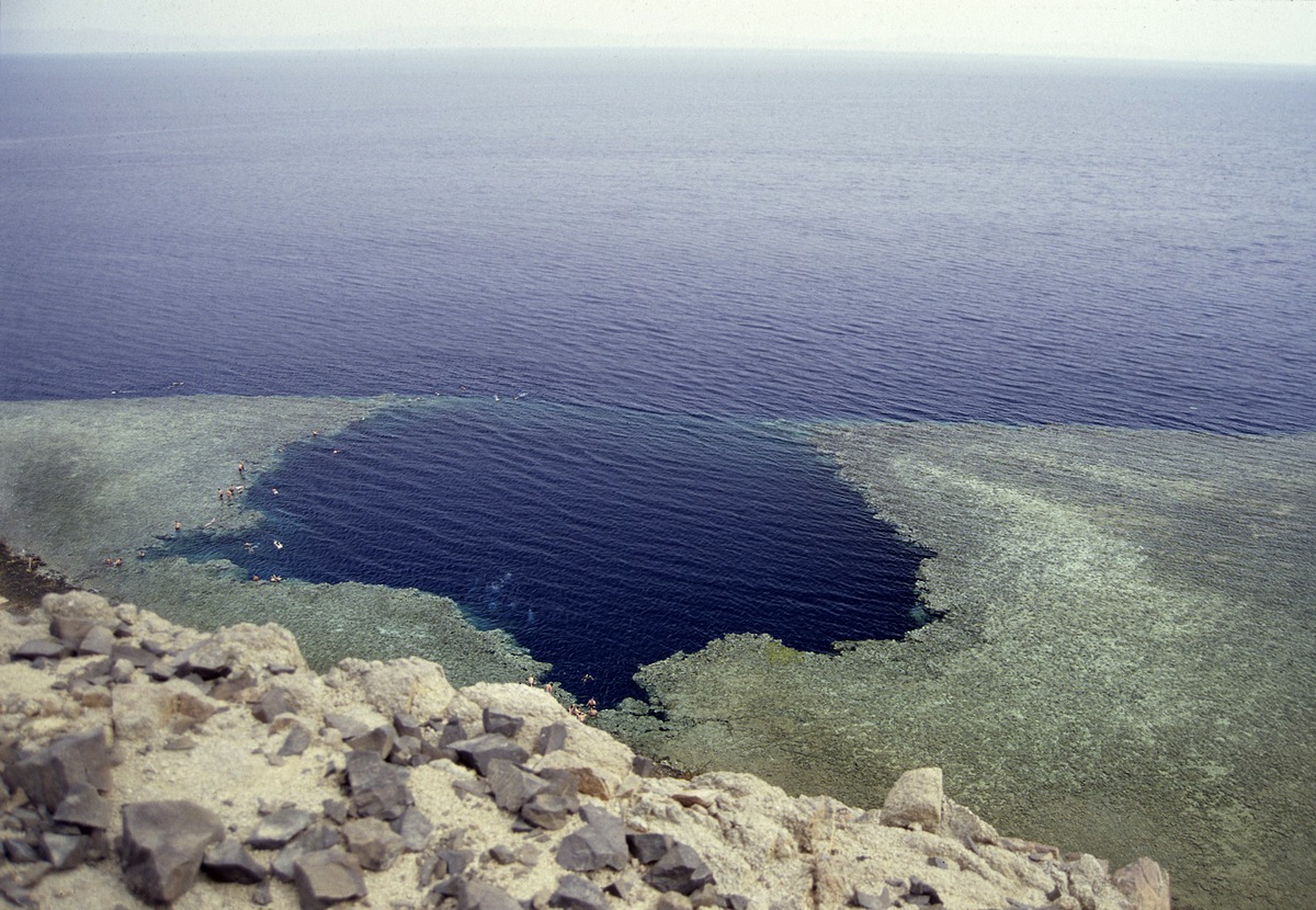 Blue Hole, голубая дыра в Египте