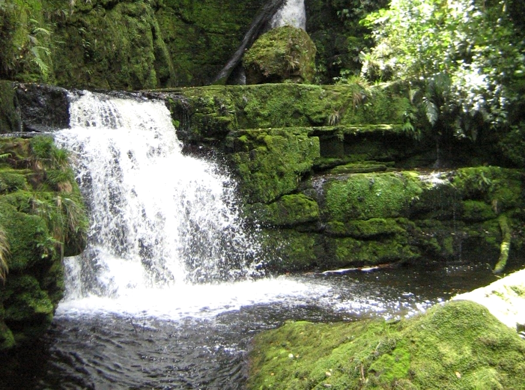 Водопад в саду Крайстчерча