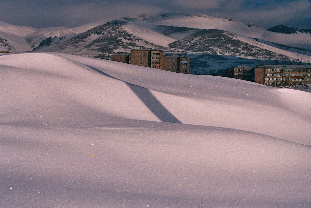 снежные горы Армении