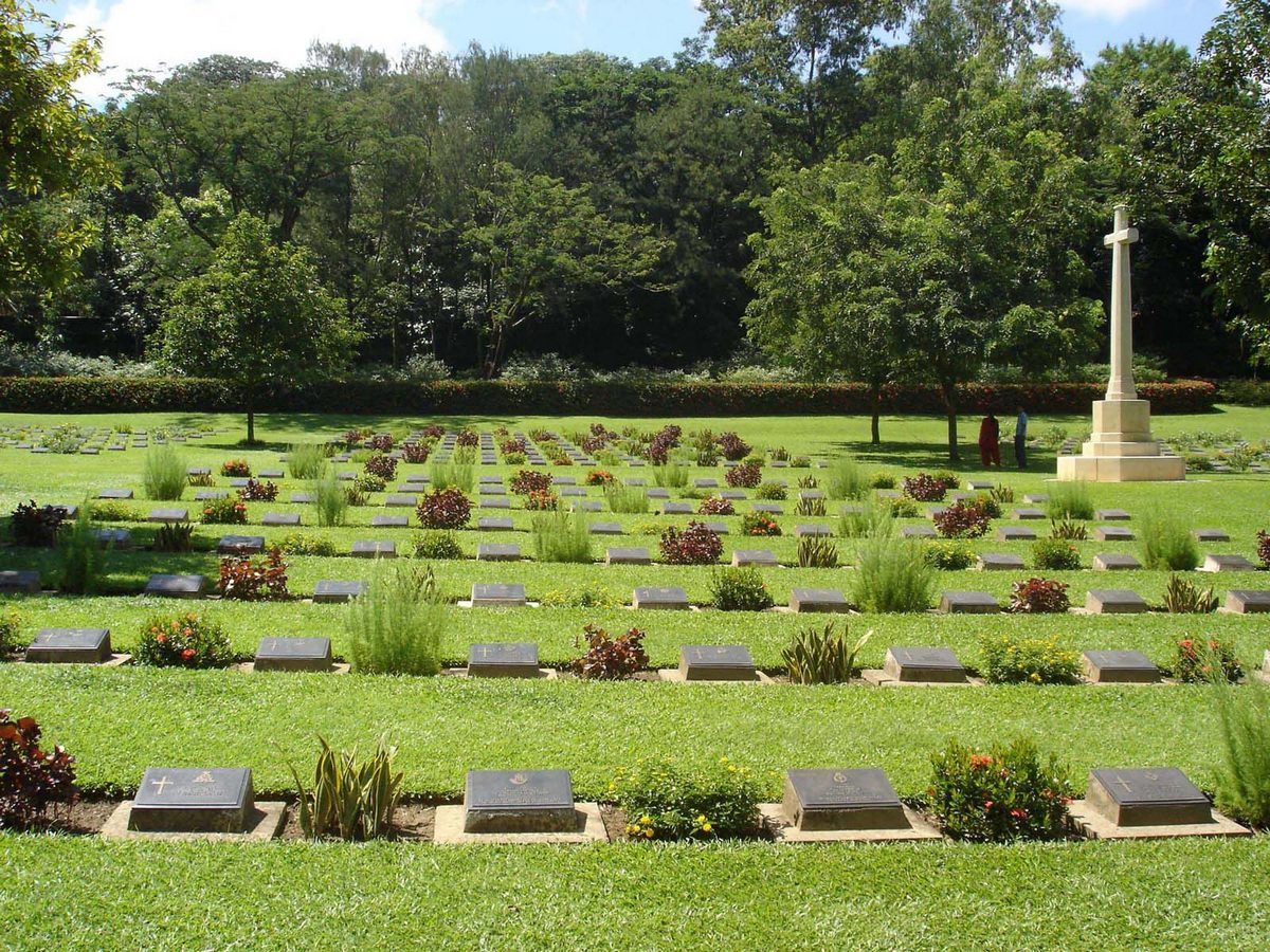 Военное кладбище в Читтагонге
