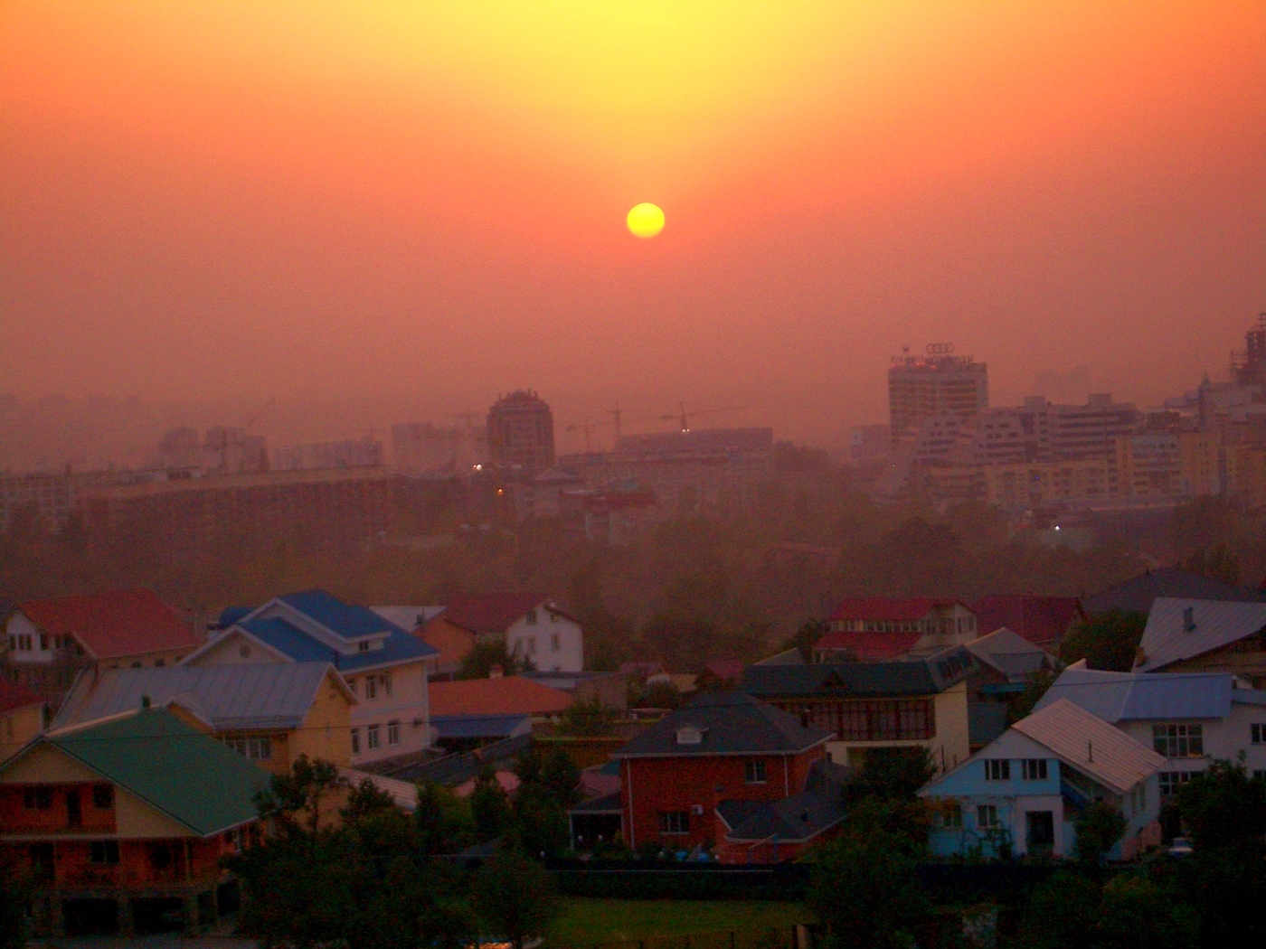 Закат в Алматы