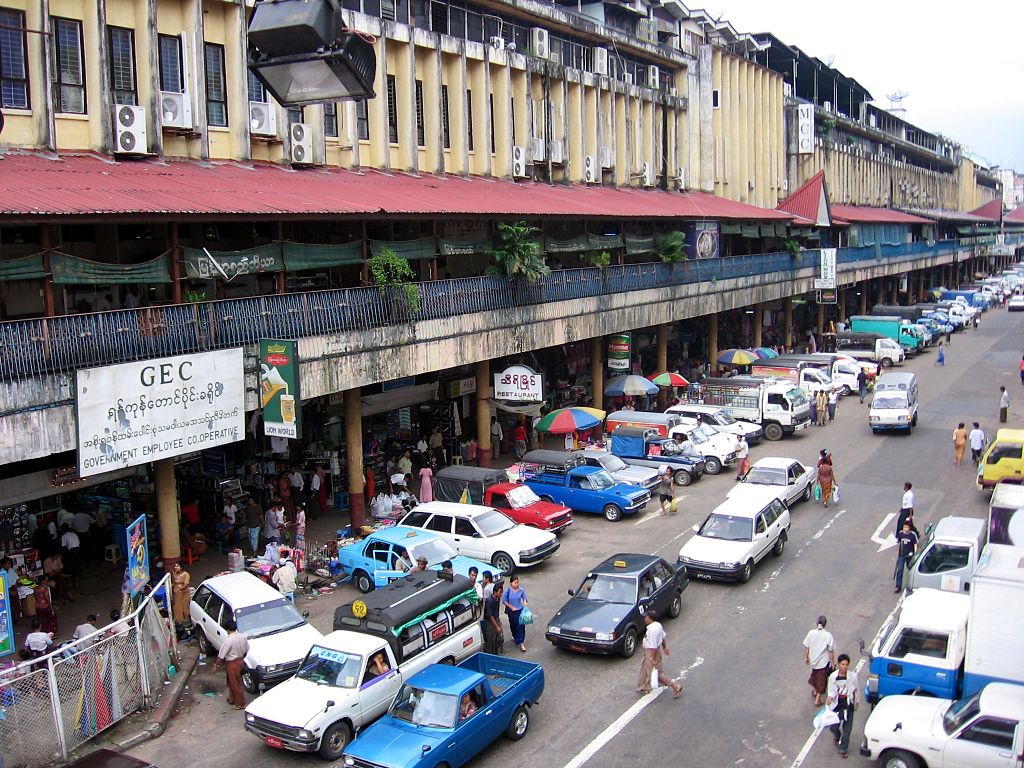 Дорожное движение в Янгоне