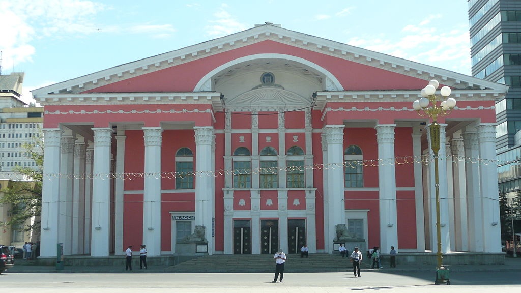 Театр Оперы и Балета в Улан-Баторе