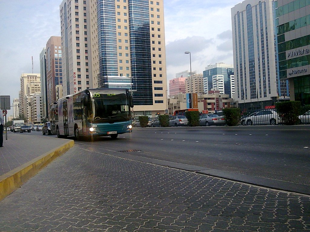 Автобус в Абу-Даби
