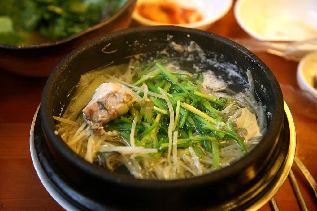 Корейский суп с овощами и мясом