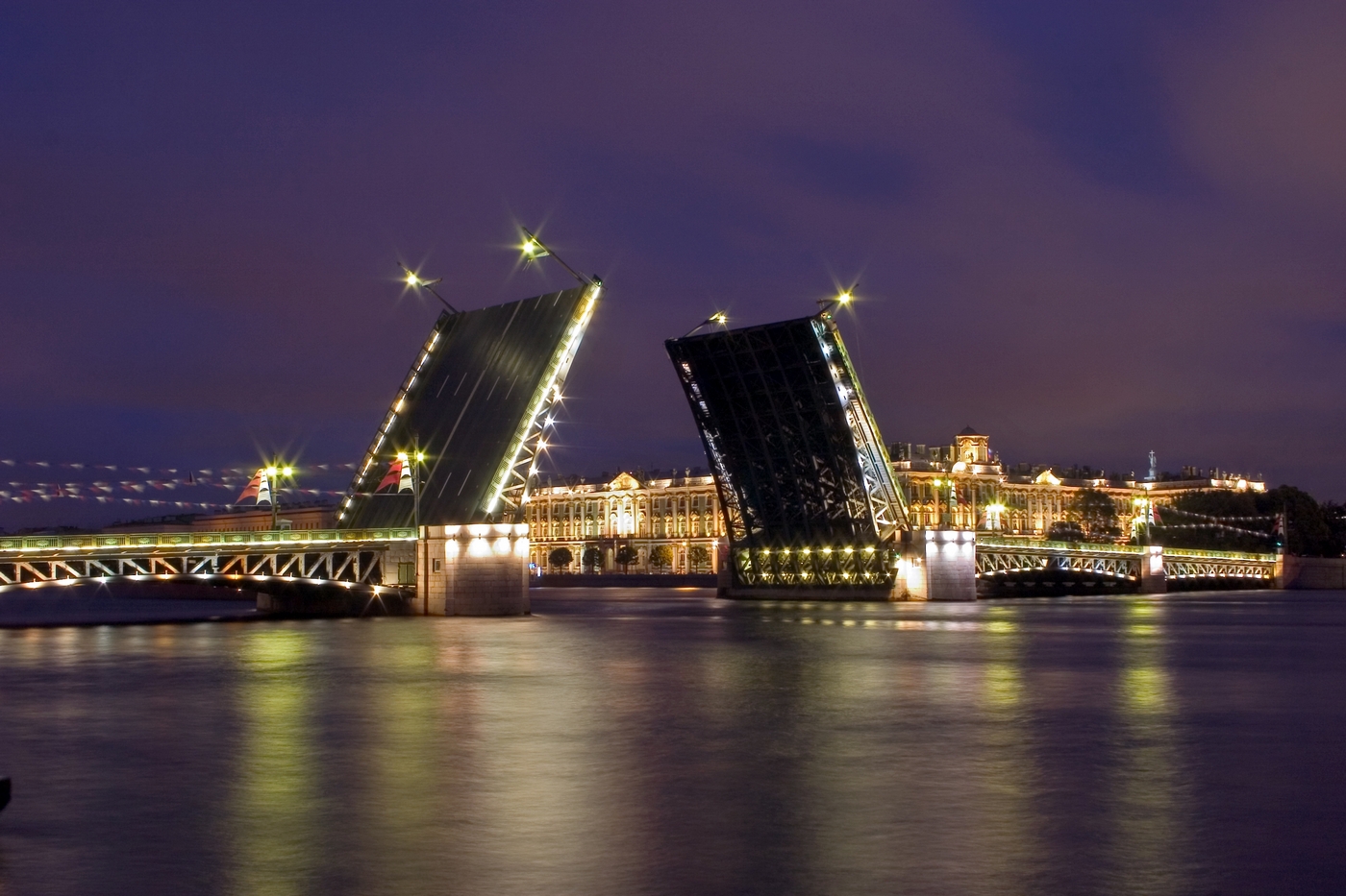 разводной мост над Невой
