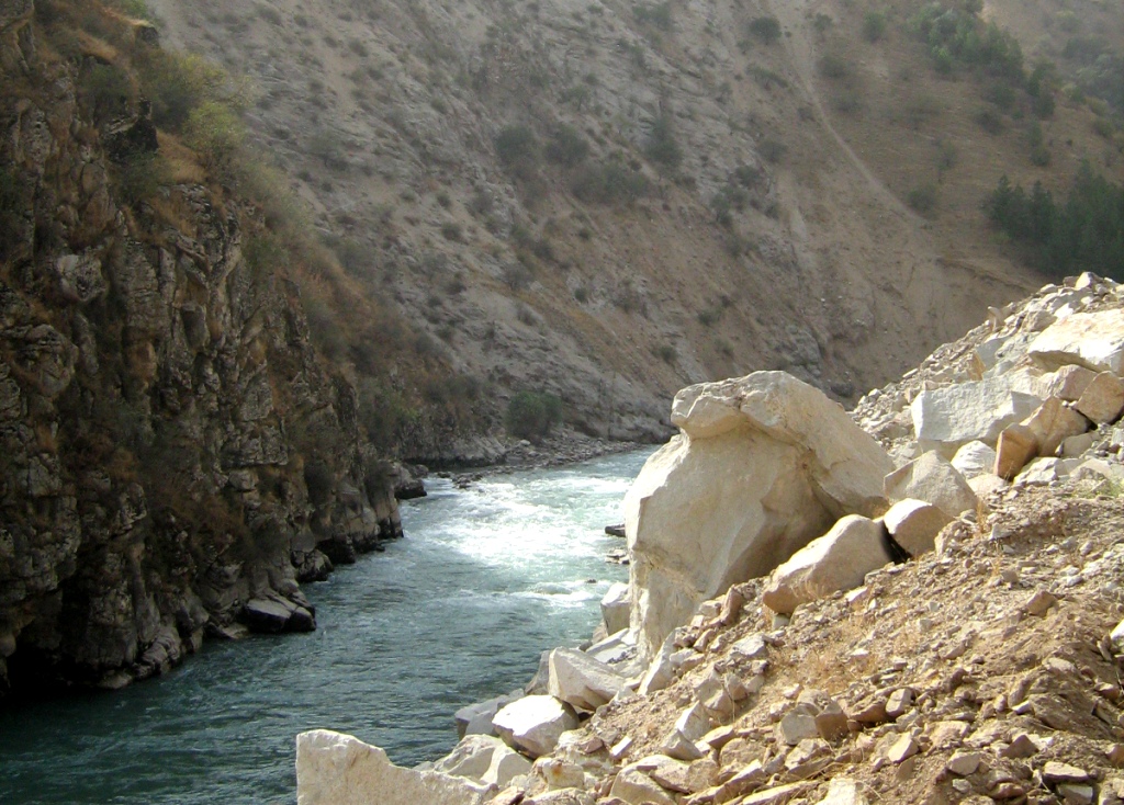 Река Варзоб, в одноименном, Варзобском ущелье