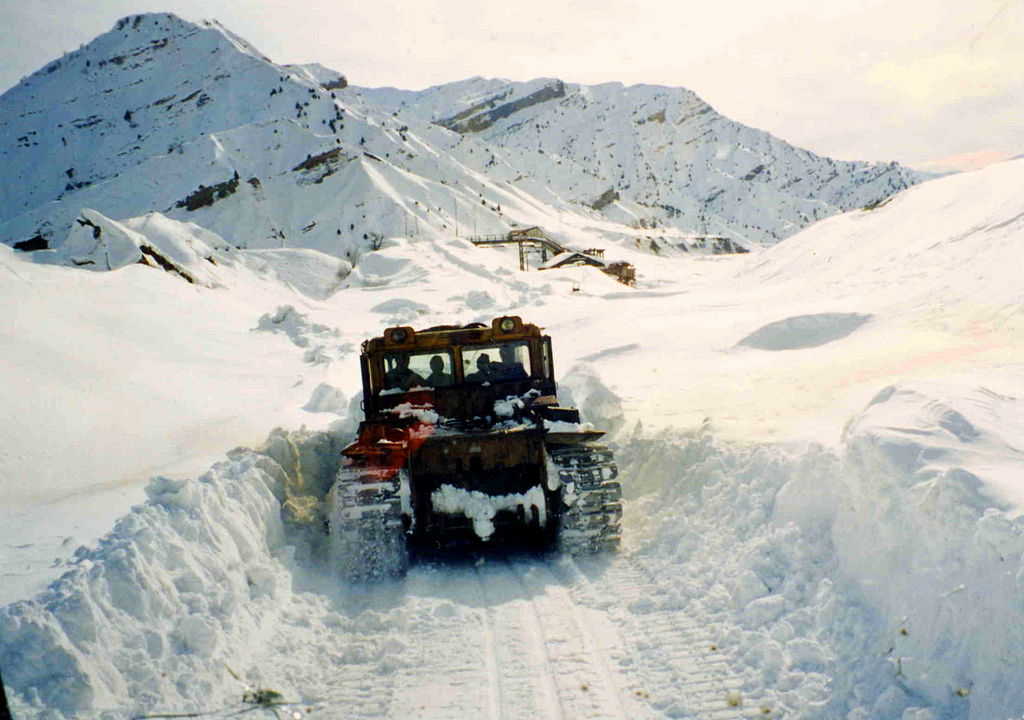 Транспорт в горах Таджикистана