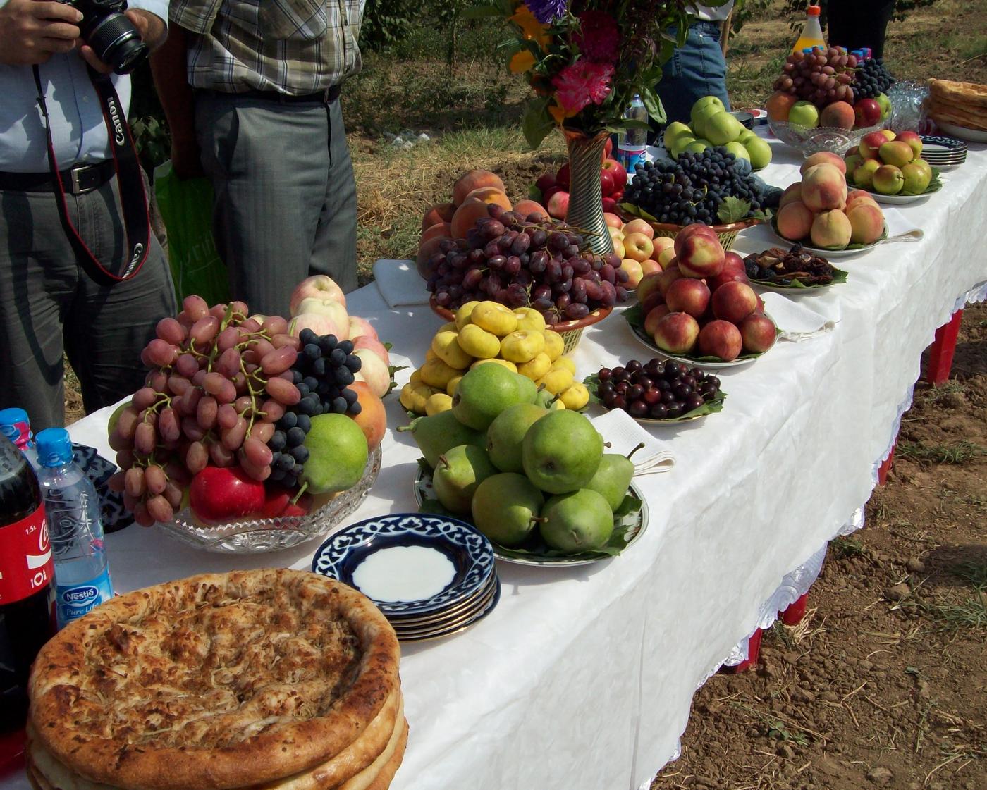 Фестиваль фруктов в Ташкенте