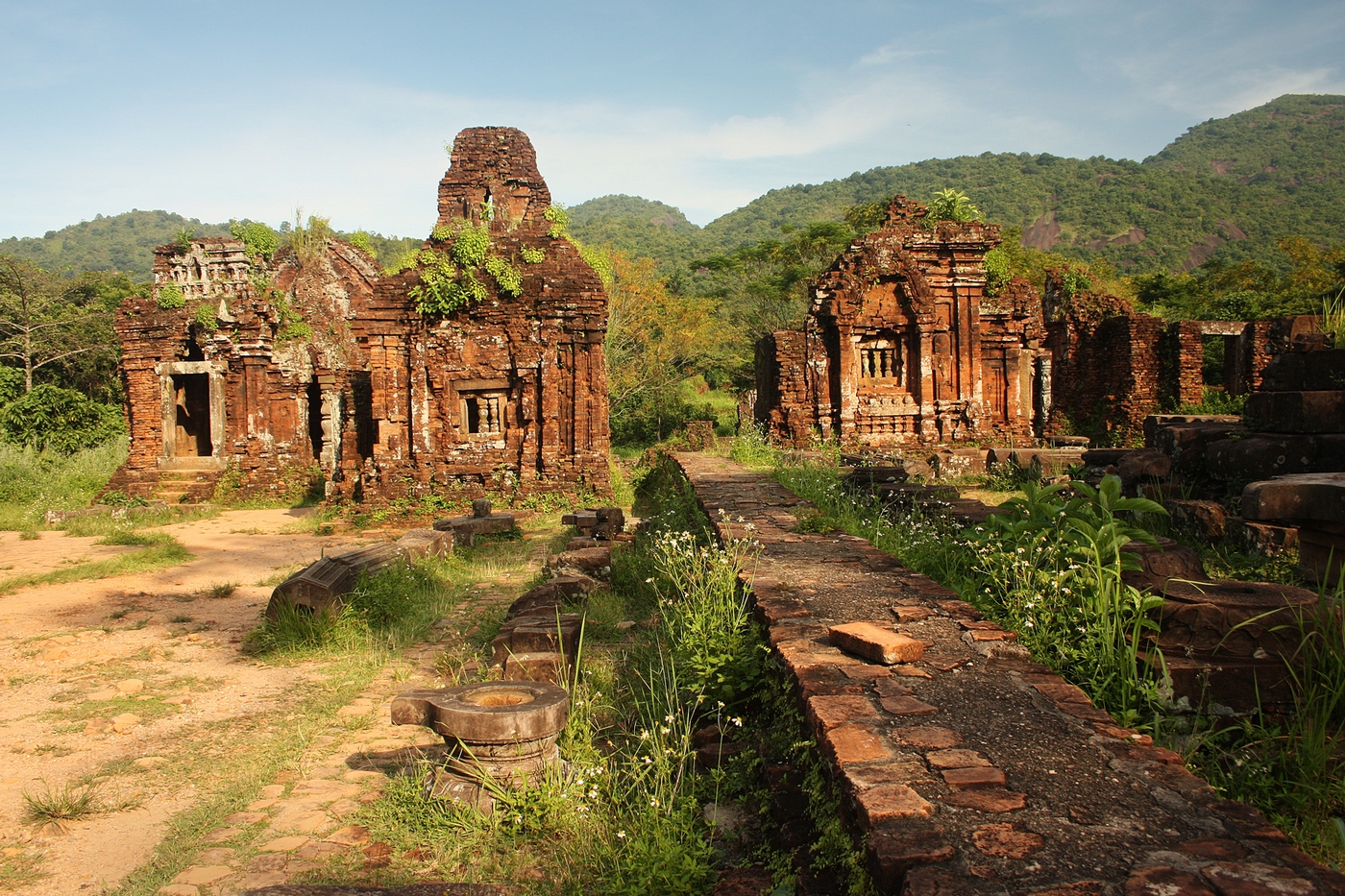Руины древнего храма во Вьетнаме