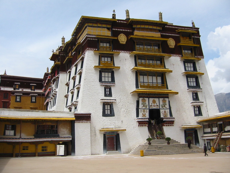 Дворец Потала в Тибете, Белый дворец