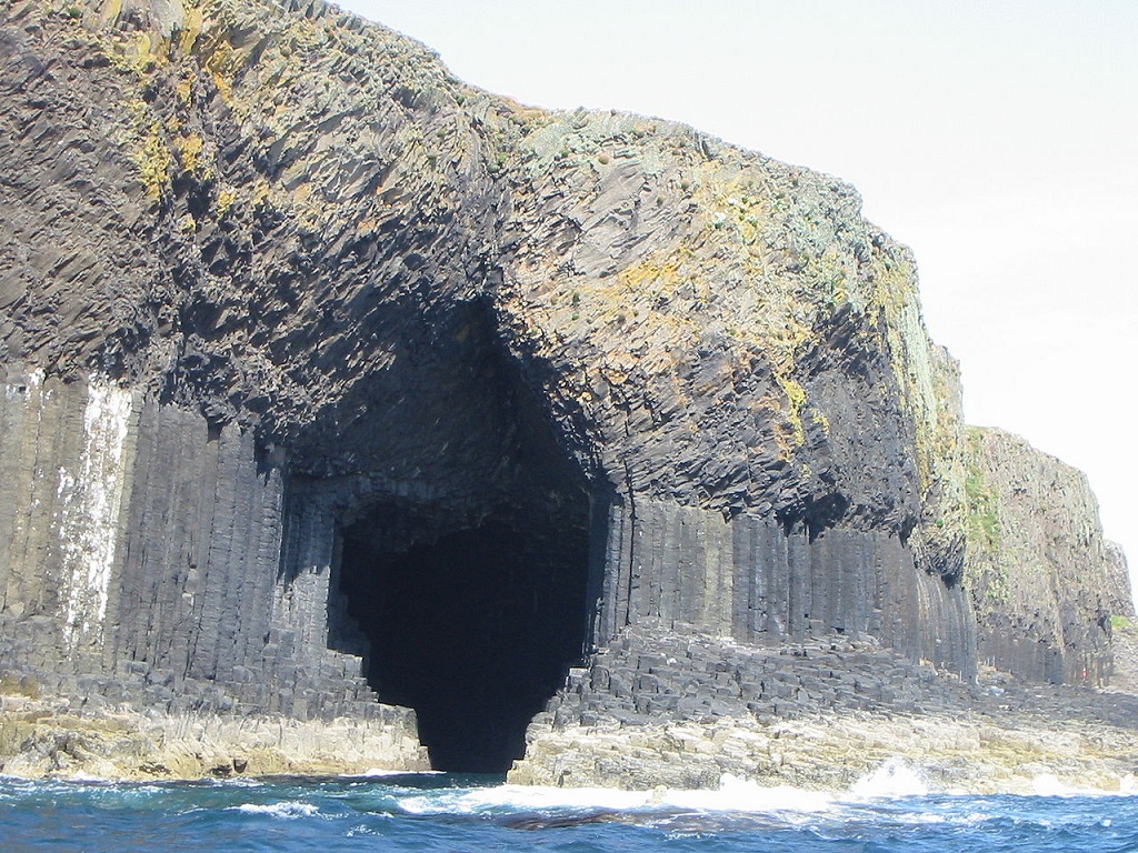 Фингалова пещера