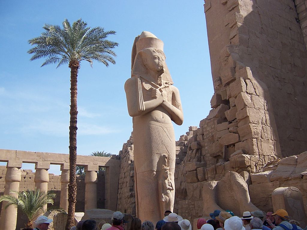 Рамзес II с дочерью