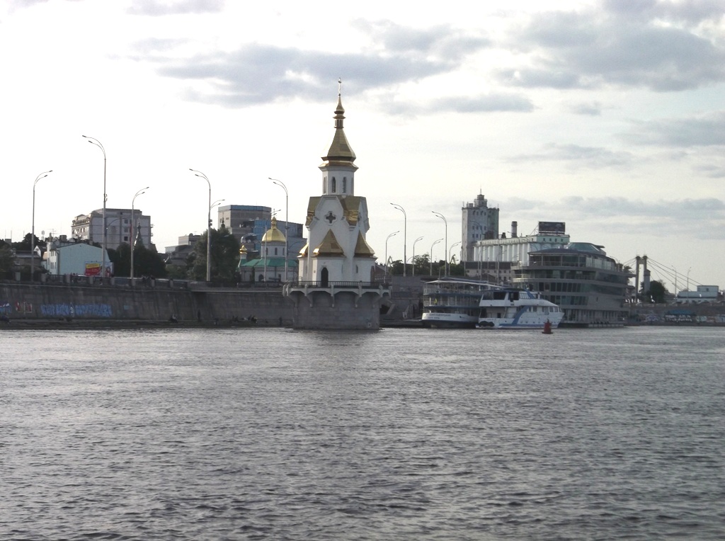 Вид на церковь в Киеве