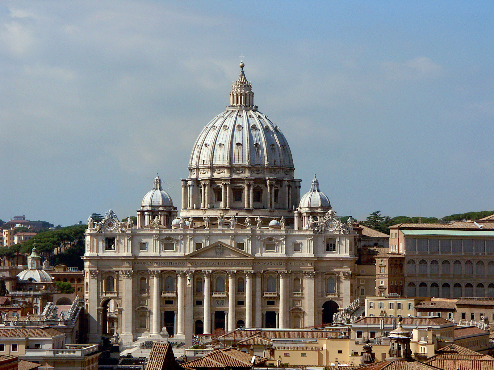 Вид на Собор Святого Петра в Ватикане 