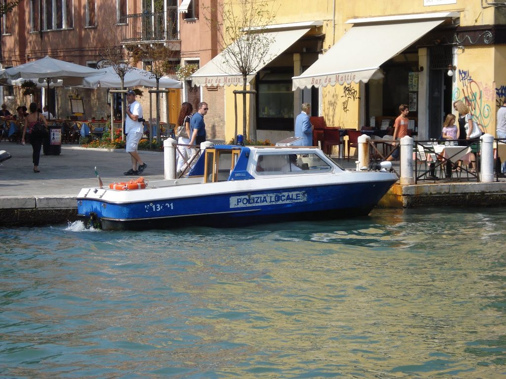 Полиция в Венеции