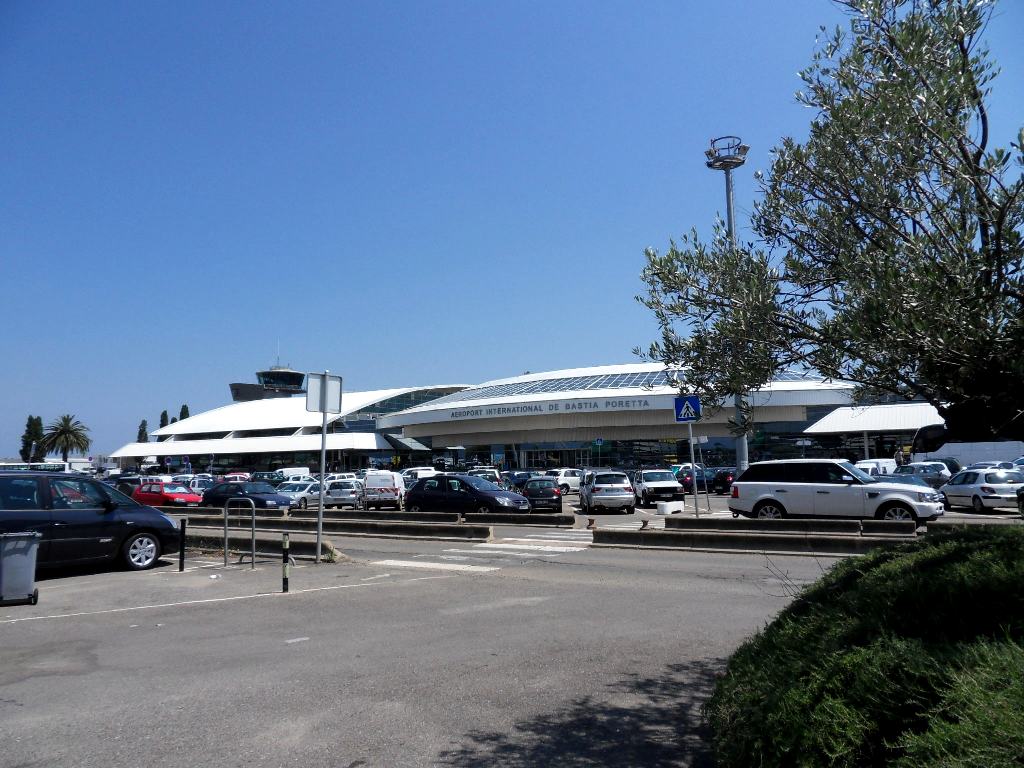 Местный аэропорт Bastia Poretta в Бастии