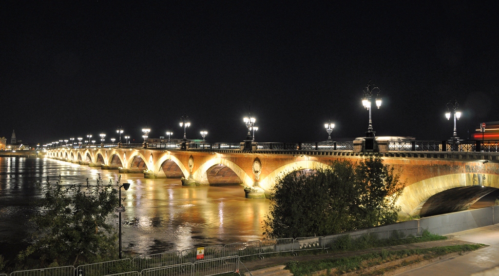 Мост Петра в Бордо