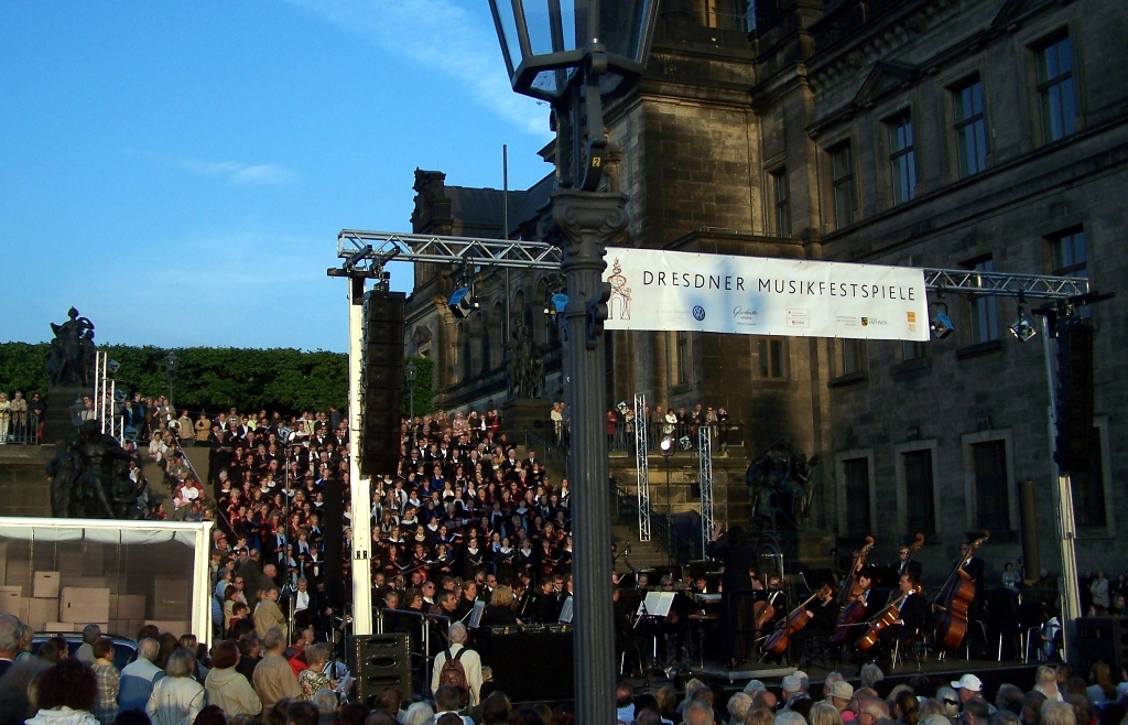 Музыкальный фестиваль Dresdner Musikfestspiele