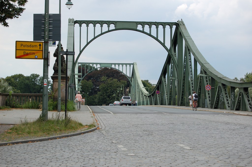 Мост, соединяющий Берлин с Потсдамом