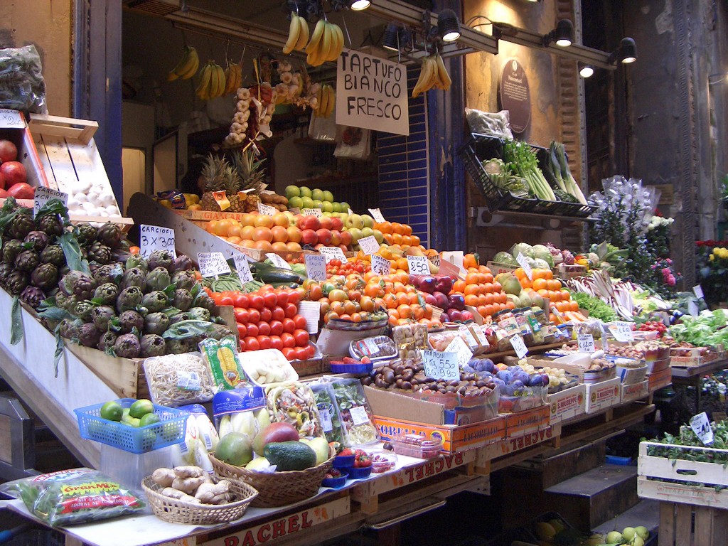 Рынок в городе Болонья