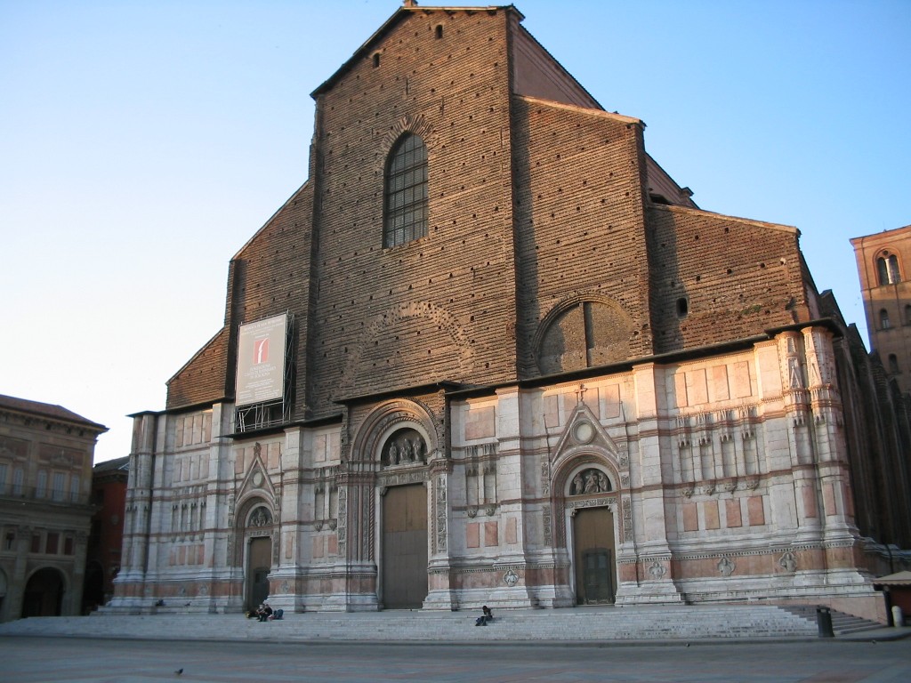 Базилика Сан Петронио – главная церковь города Болоньи