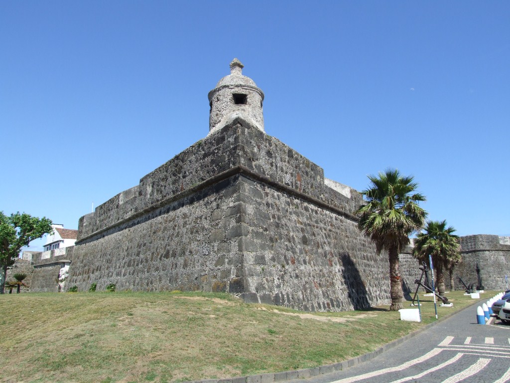 Крепость в Понта-Делгада