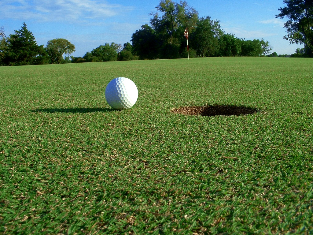 поле для гольфа