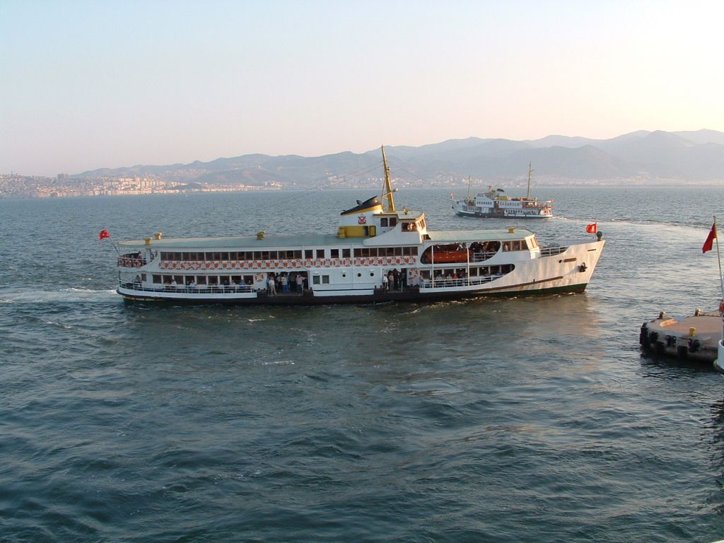 Измирский залив