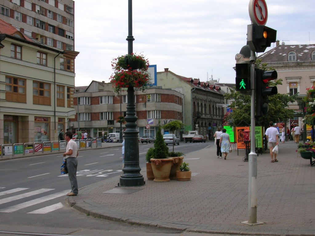 Местные жители и туристы Мишкольца
