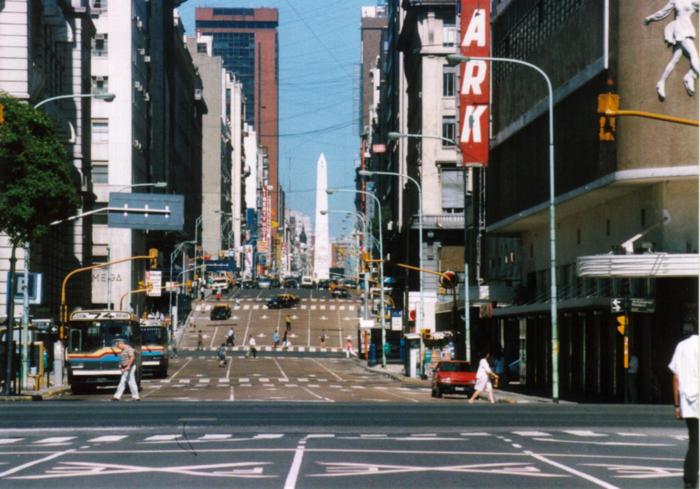 Corrientes Avenue, Буэнос-Айрес