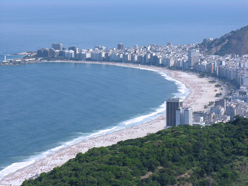 Белоснежный пляж Рио-Де-Жанейро