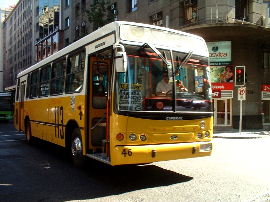 Городской автобус в Чили