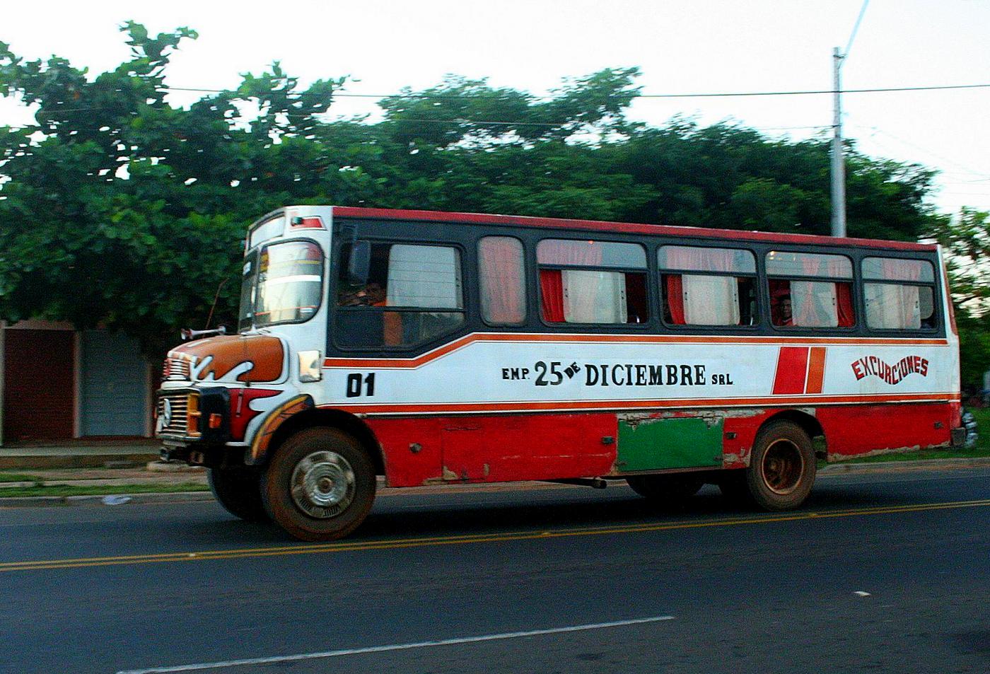 Автобус в провинции Парагвая