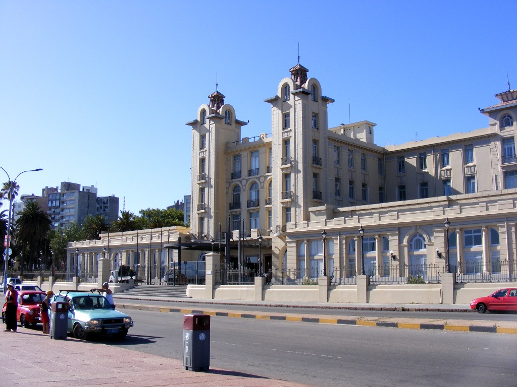 Отель Parque в Монтевидео