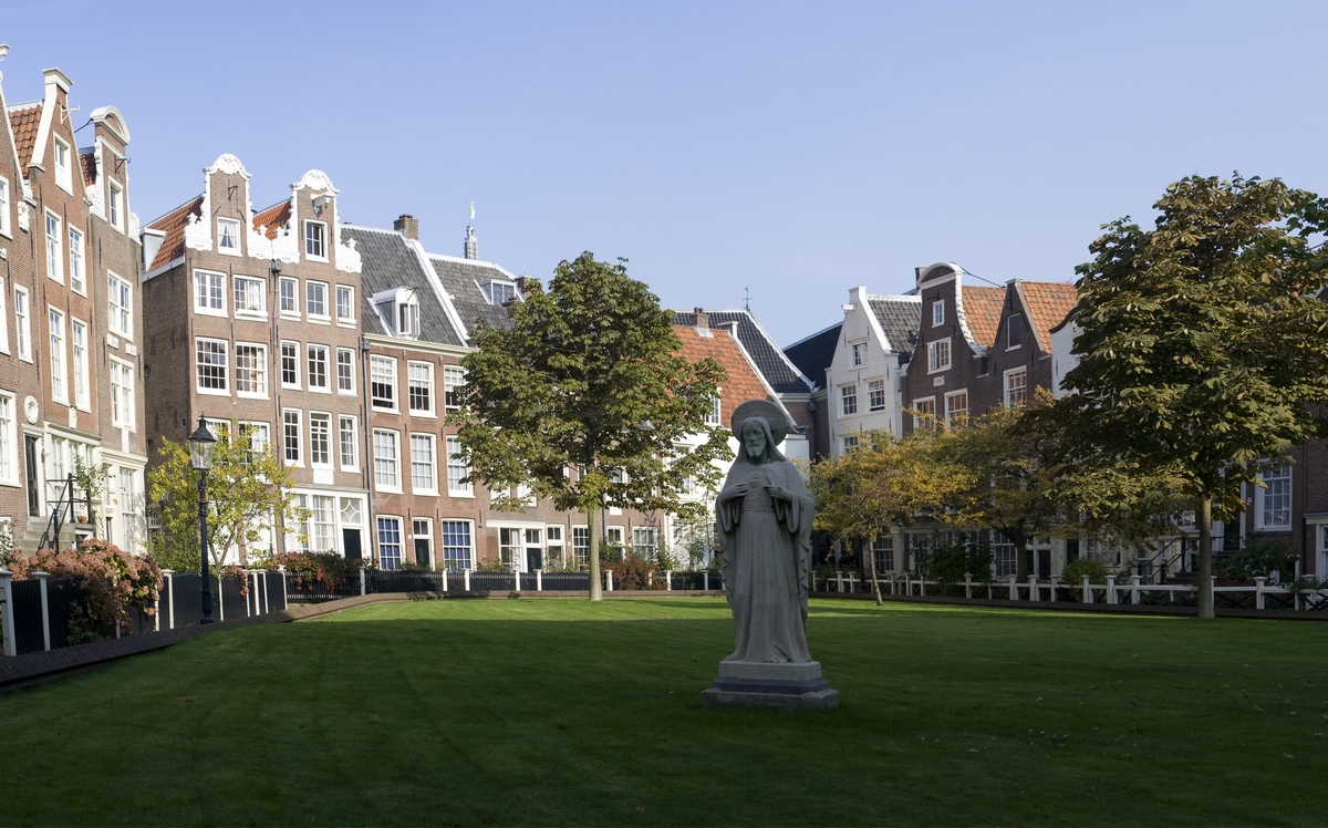 Бегинаж в Амстердаме (Нидерланды)