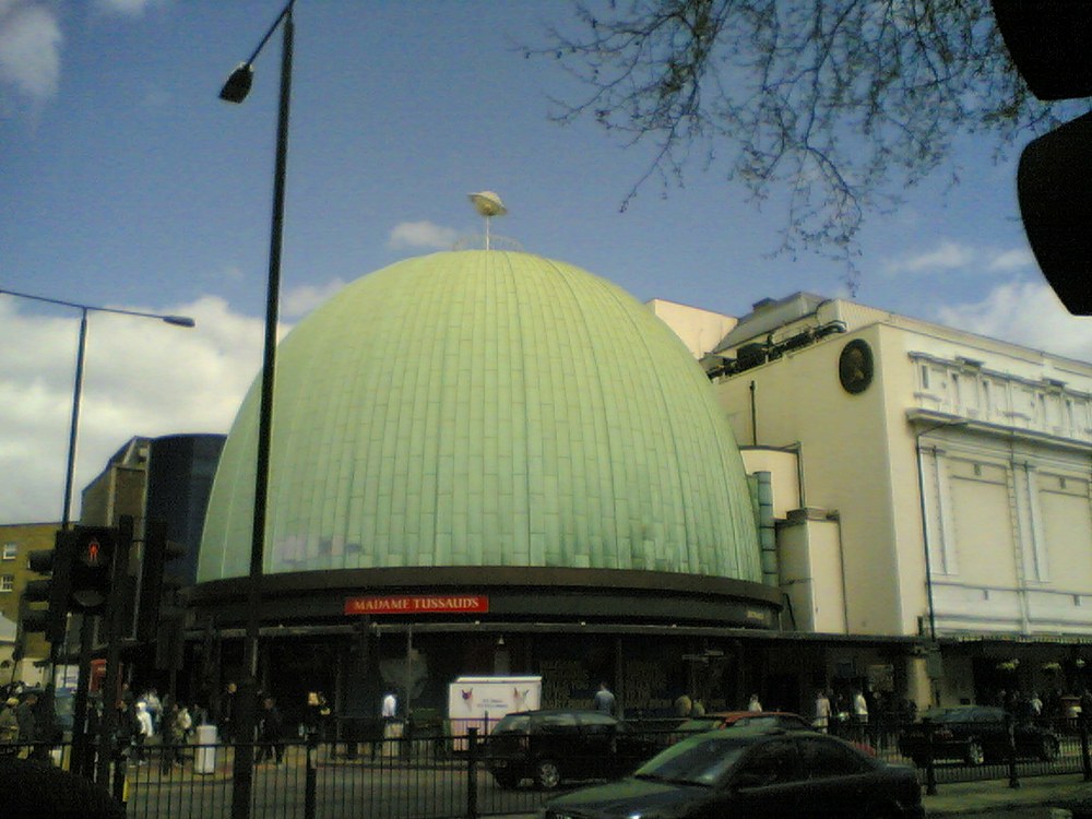 Планетарий и Музей мадам Тюссо в Лондоне