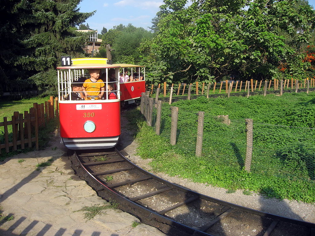 Детский поезд в Пражском зоопарке
