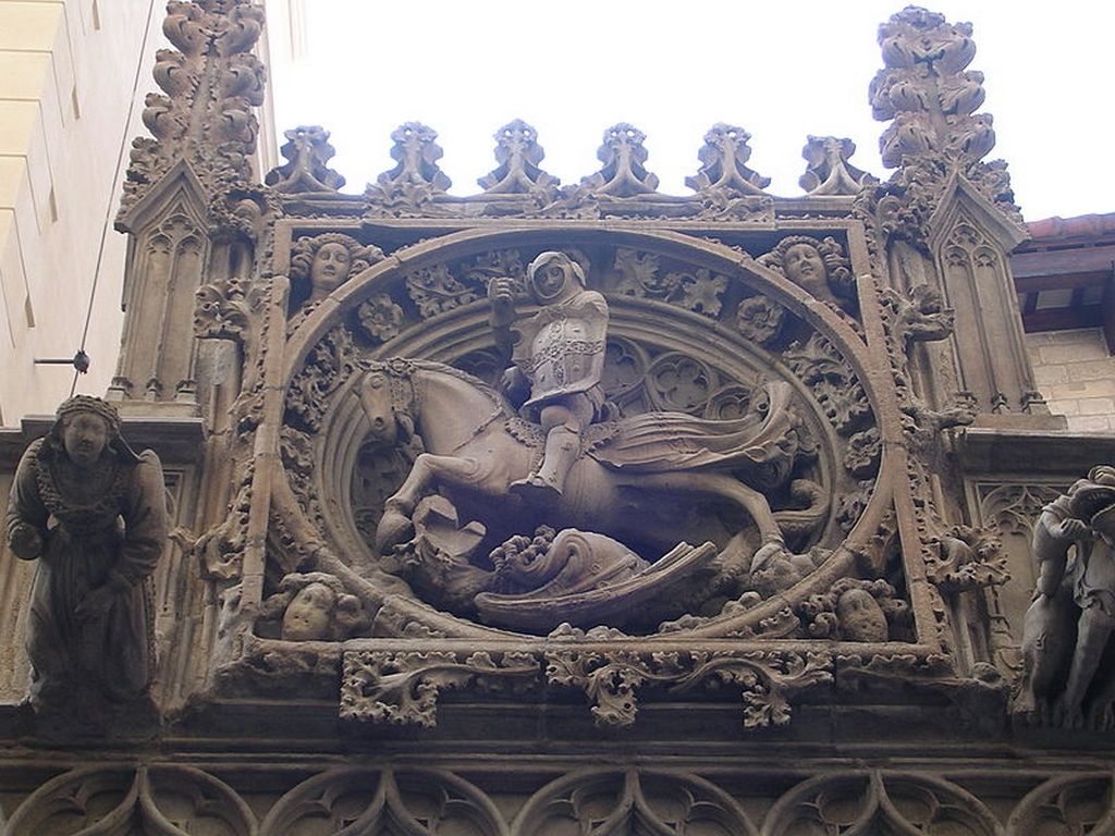 Скульптура Святого Георгия на Дворце правительства Каталонии
