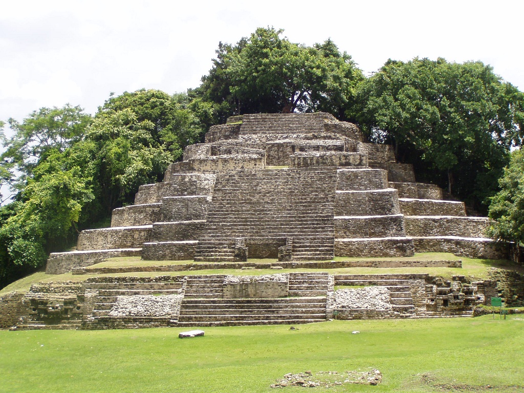Ступенчатые пирамиды майя