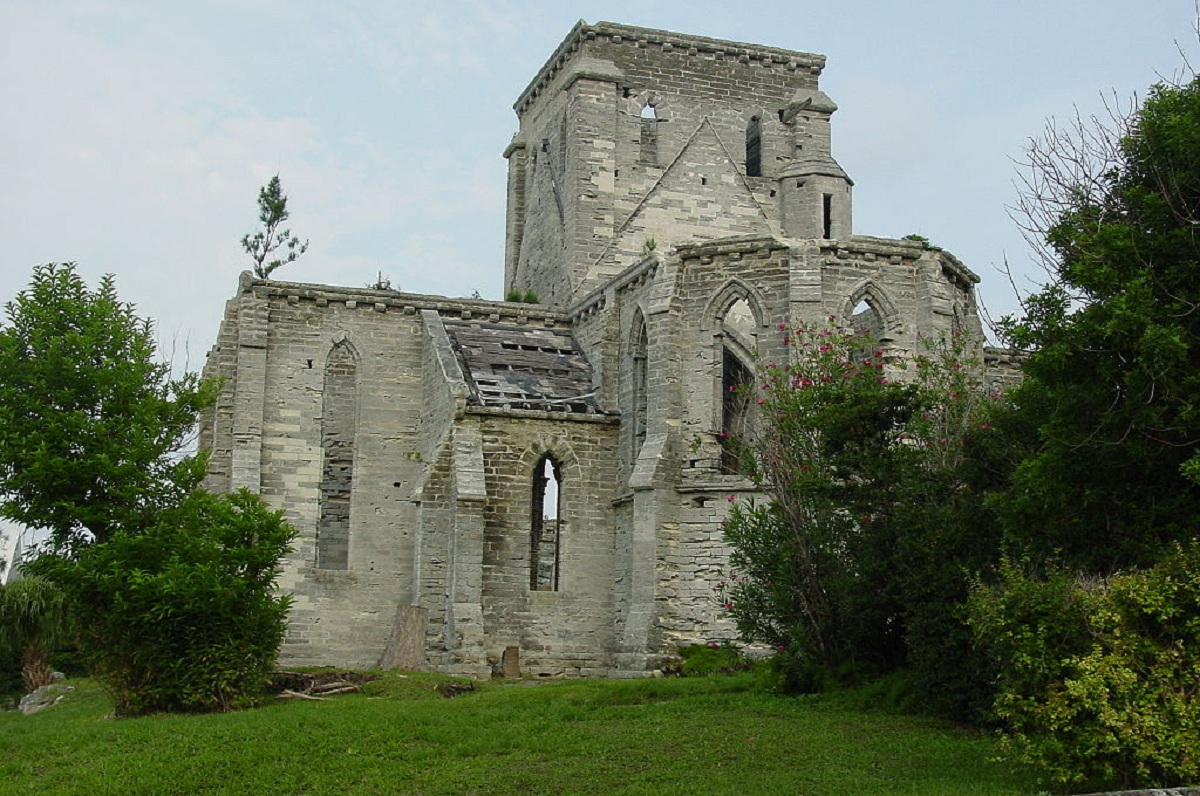 Разрушенная церковь на Бермудских островах