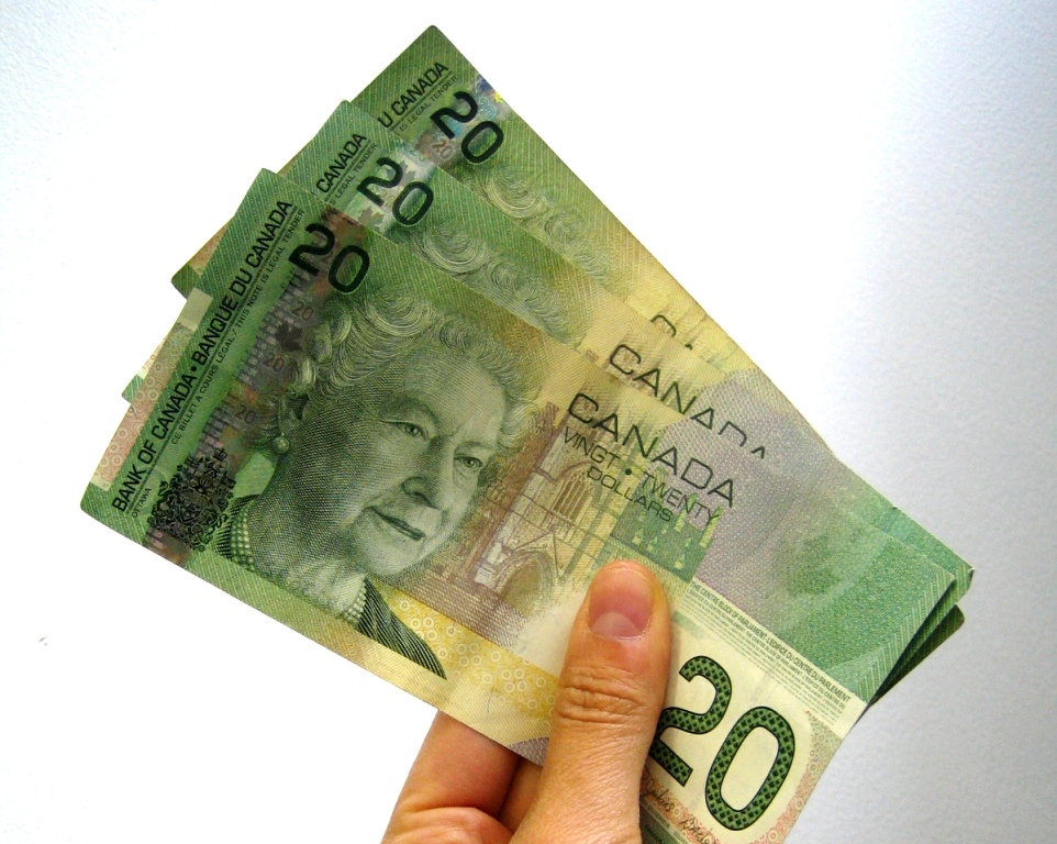 Канадские доллары